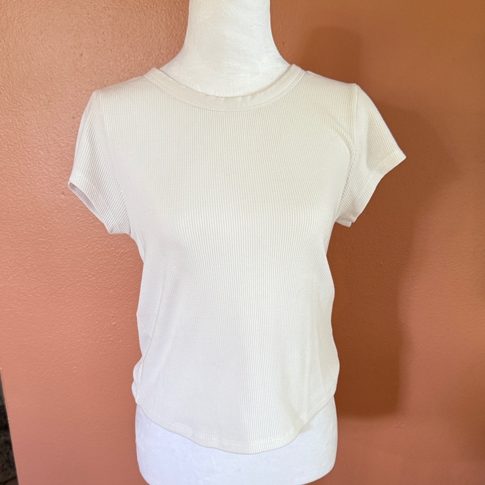 American Eagle Outfitters Cream Short Sleeve Tee